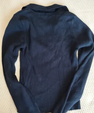 Camiseta Bershka azul marino talla S