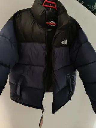 Chaqueta The North Face Negra y Azul Marino