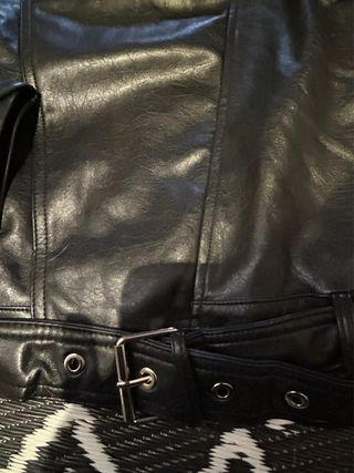 Cazadora polipiel cuello alto y solapa M y L