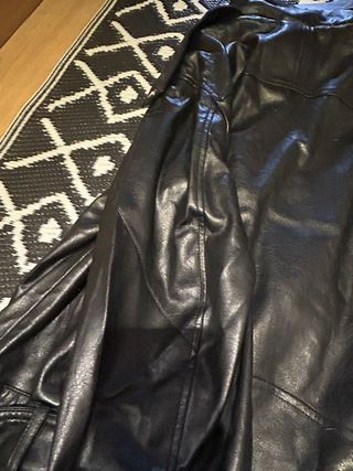 Cazadora polipiel cuello alto y solapa M y L