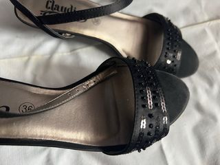Sandalias de Tacón Negro satinada de Lentejuelas