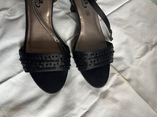 Sandalias de Tacón Negro satinada de Lentejuelas