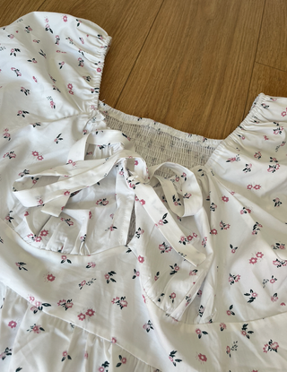 Camiseta blanca flores manga larga