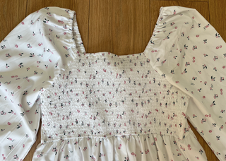 Camiseta blanca flores manga larga