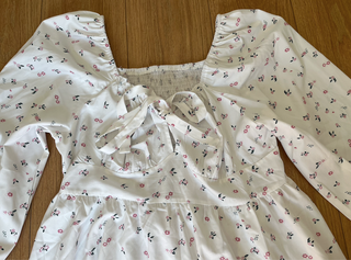 Camiseta blanca flores manga larga