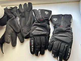 Casco moto y guantes