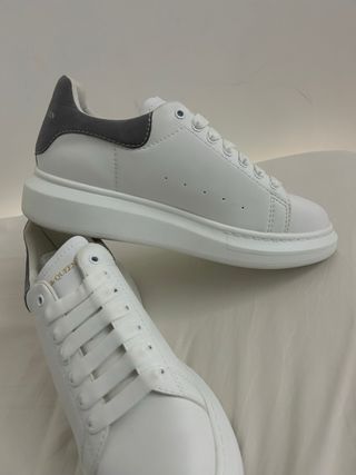 Alexander McQueen Scarpe Bianche Grigie