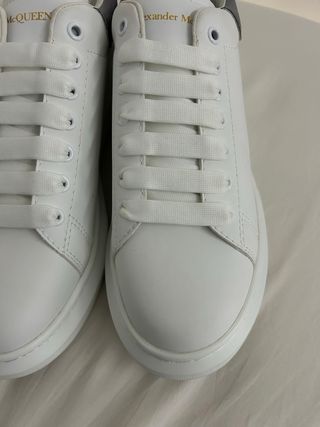 Alexander McQueen Scarpe Bianche Grigie