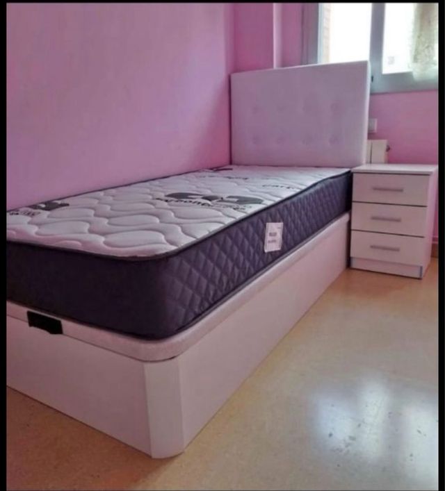 Canapés y colchones nuevos