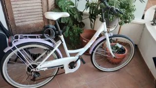 Bicicleta Paseo Blanca y Lila