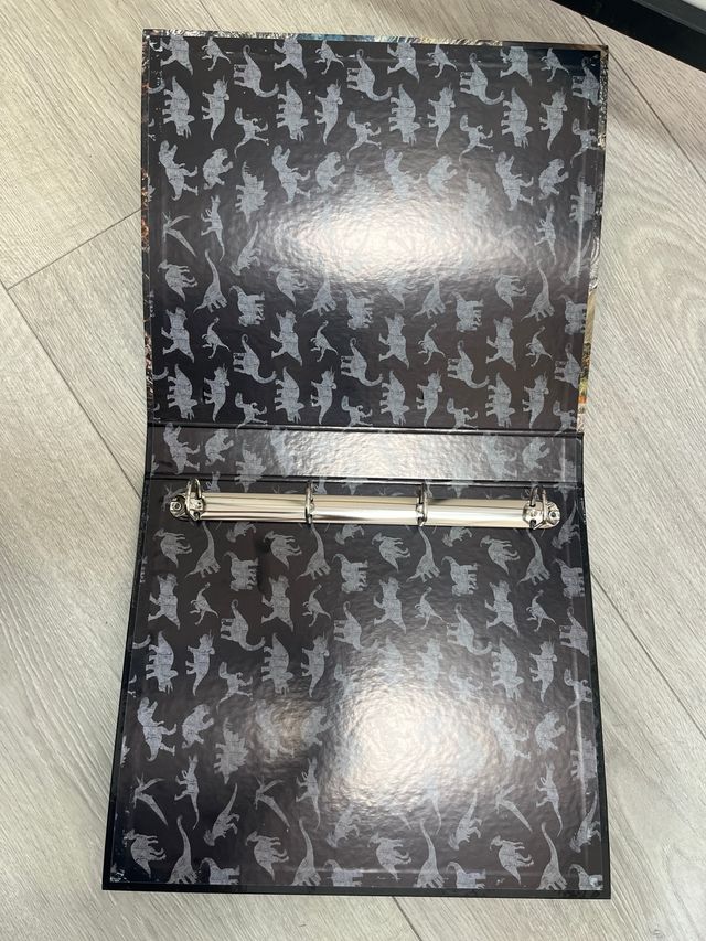 Pasta de Argolas Jurassic World A4