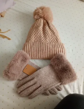 Gorro y guantes de invierno con pompón