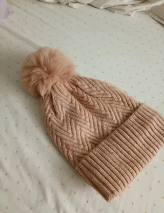 Gorro y guantes de invierno con pompón