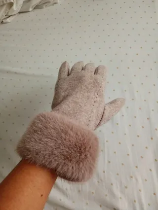 Gorro y guantes de invierno con pompón