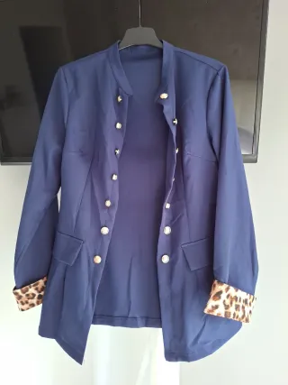 Chaqueta azul con detalles leopardo Talla M