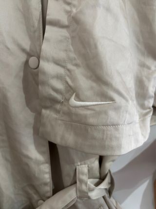 Gabardina Nike Beige Talla XS
