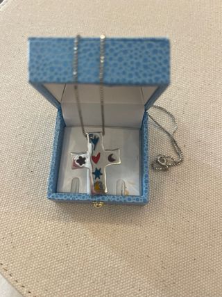 Collar y Cruz de Plata de Agatha Ruiz
