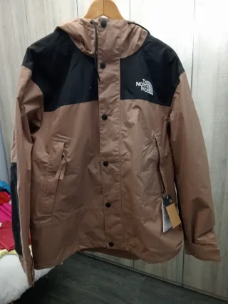 Chubasquero The North Face Talla L large. Técnico
