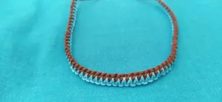 Pulsera macramé azul y marrón