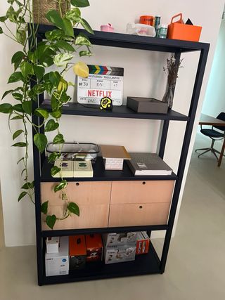 Estantería de diseño Ondarreta en Metal y Madera