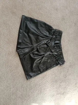 Bermudas polipiel negro Pull&Bear T. M