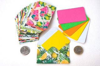 Sobres pequeños hechos a mano con diseño frutal