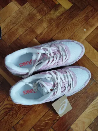 Zapatillas Asics rosas y blancas nuevas