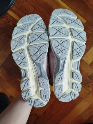 Zapatillas Asics rosas y blancas nuevas