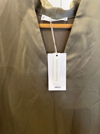 Vestido midi satinado verde Mango Talla S