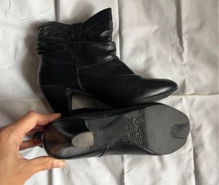 Botines piel tacón negros