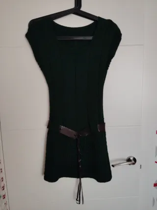 Vestido verde con cinturón