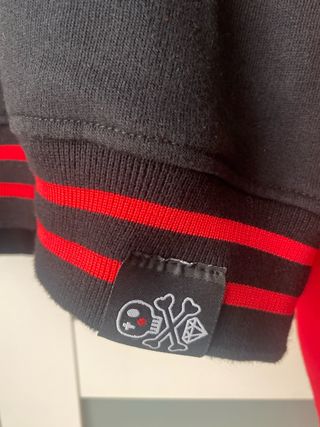 Cazadora bomber con calaveras