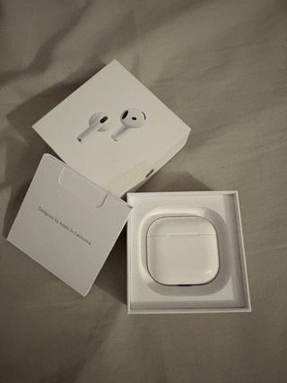 AirPods 4 con cancelación de ruido