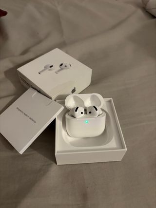 AirPods 4 con cancelación de ruido