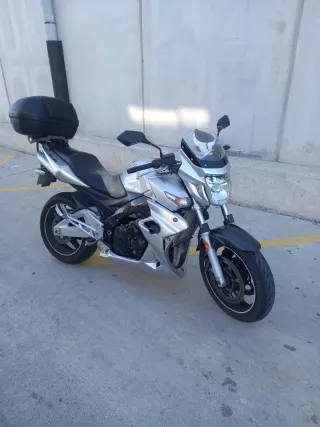 Suzuki GSR 600cc año 2008 80000k o cambio por scoo