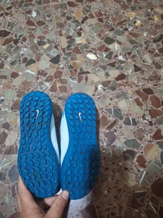 Botas de fútbol multitaco Nike