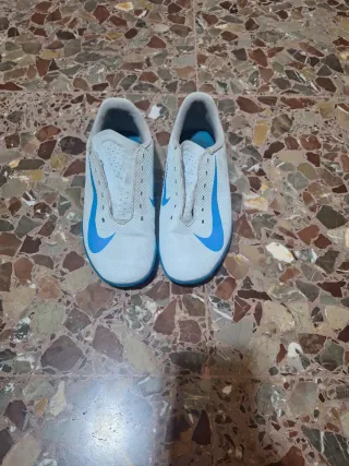 Botas de fútbol multitaco Nike