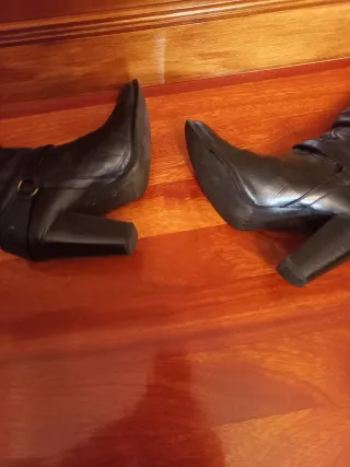 Botas altas de cuero negras