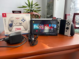 Nintendo Switch OLED + Controller Zelda
