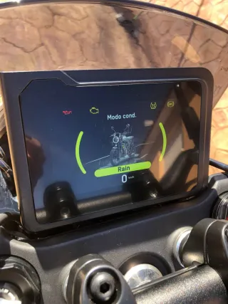 Motocicleta Husqvarna 401 2025 113km ITV dic. 2028