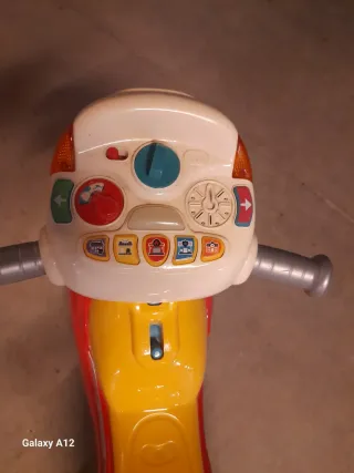 Moto correpasillos con sonidos para niños