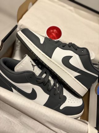 Zapatillas Jordan Gris y Blanco