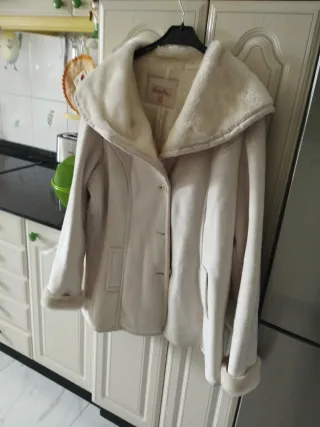 Abrigo beige talla 46