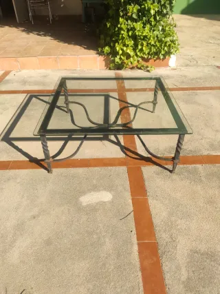 Mesa de hierro forjado con cristal