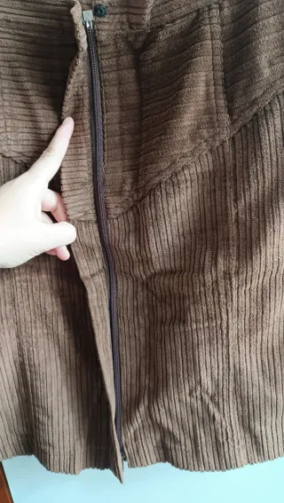 Traje de pana marrón