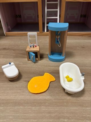 Casa de muñecas de madera amueblada