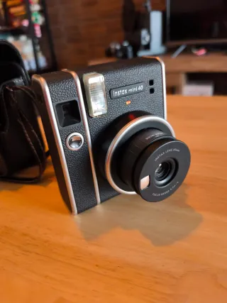 Cámara Instantánea Fujifilm Instax Mini 40 Negra