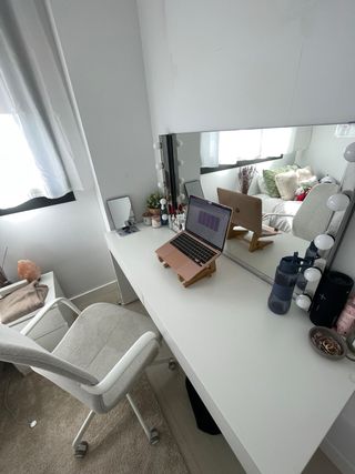 Escritorio IKEA MICKE blanco, 140 cm con 2 cajones