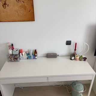 Escritorio IKEA MICKE blanco, 140 cm con 2 cajones