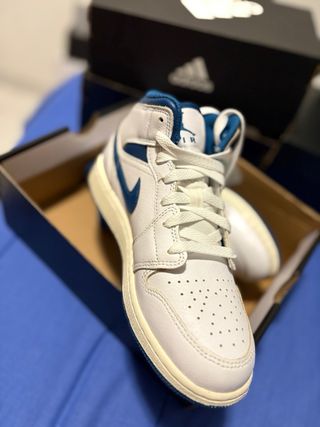 Zapatos Jordan Blanco y Azul